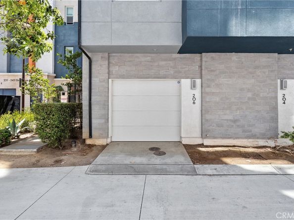 206 Alamo Court, Long Beach CA 90802