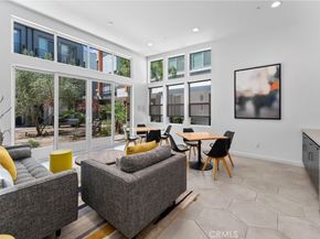 206 Alamo Court, Long Beach CA 90802