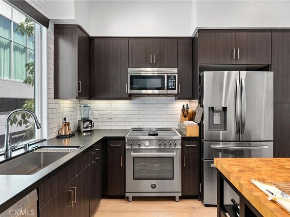 206 Alamo Court, Long Beach CA 90802