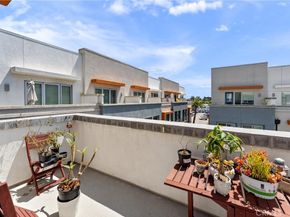 206 Alamo Court, Long Beach CA 90802