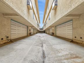 25 Palmetto Drive E, Alhambra CA 91801