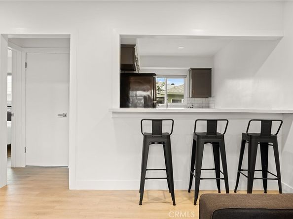 59 S Meridith Avenue, Pasadena CA 91106