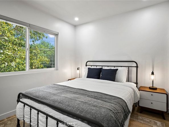 59 S Meridith Avenue, Pasadena CA 91106