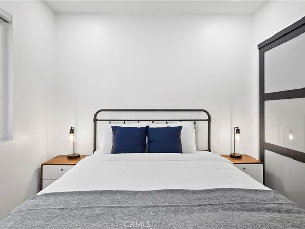59 S Meridith Avenue, Pasadena CA 91106