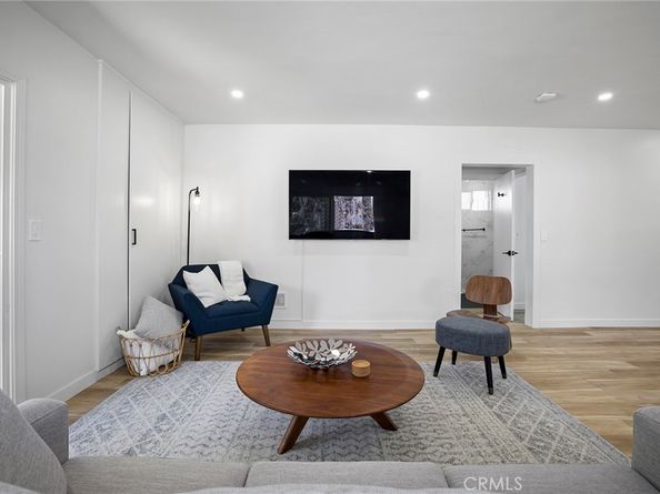 59 S Meridith Avenue, Pasadena CA 91106