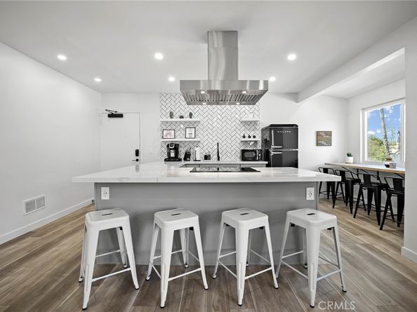 59 S Meridith Avenue, Pasadena CA 91106