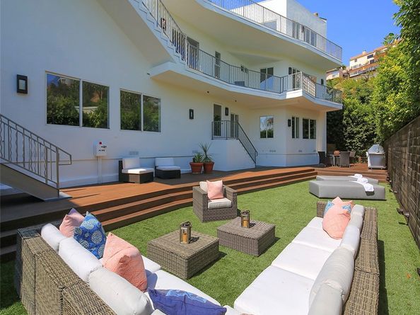 1664 Sunset Plaza Drive, Los Angeles CA 90069