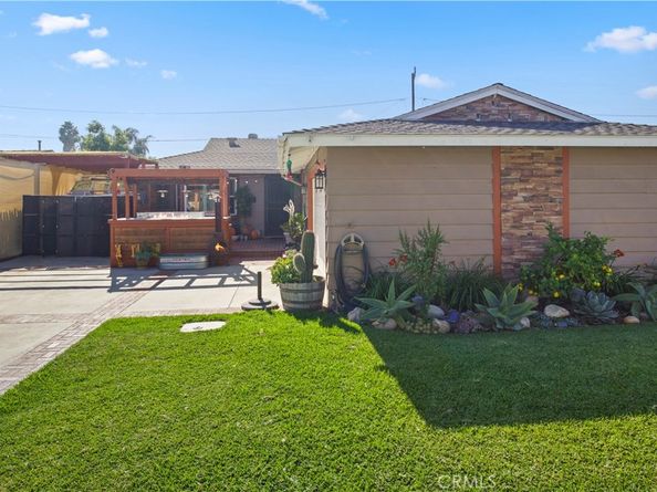2425 Heather Avenue, Long Beach CA 90815