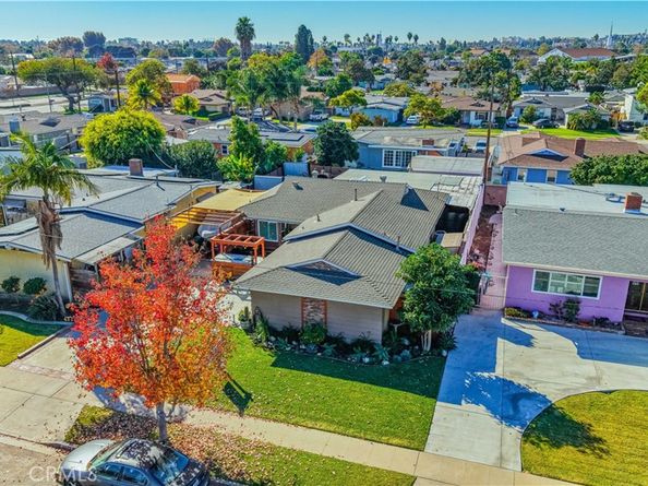 2425 Heather Avenue, Long Beach CA 90815