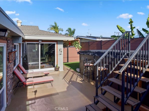 2425 Heather Avenue, Long Beach CA 90815