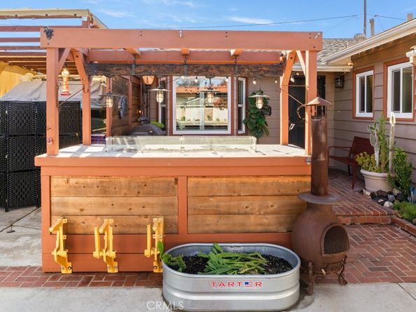 2425 Heather Avenue, Long Beach CA 90815