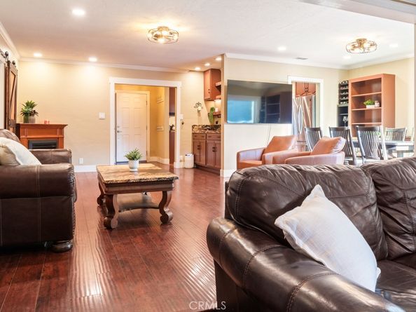 2425 Heather Avenue, Long Beach CA 90815