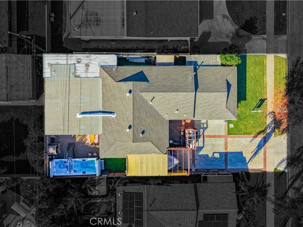 2425 Heather Avenue, Long Beach CA 90815