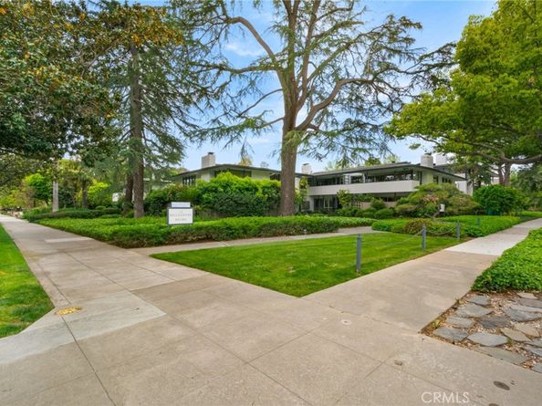 835 S Orange Grove Boulevard, Pasadena CA 91105