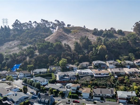 5617 Glenford, Los Angeles CA 90008