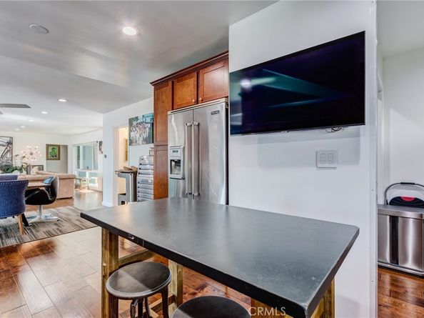 5617 Glenford, Los Angeles CA 90008