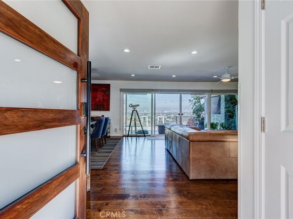 5617 Glenford, Los Angeles CA 90008