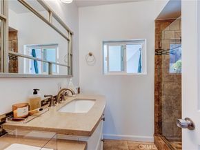 5617 Glenford, Los Angeles CA 90008