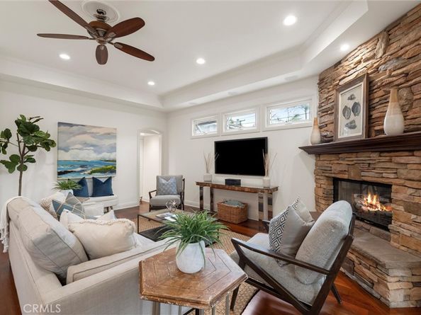 2000 Walnut Avenue, Manhattan Beach CA 90266