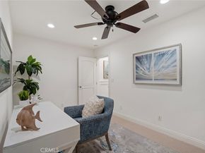 2000 Walnut Avenue, Manhattan Beach CA 90266