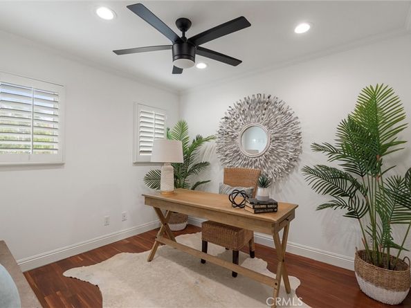 2000 Walnut Avenue, Manhattan Beach CA 90266