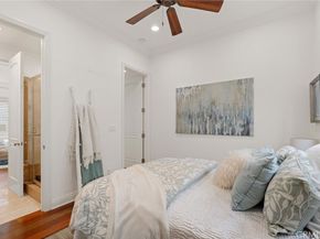 2000 Walnut Avenue, Manhattan Beach CA 90266