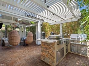 2000 Walnut Avenue, Manhattan Beach CA 90266