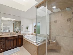 2000 Walnut Avenue, Manhattan Beach CA 90266