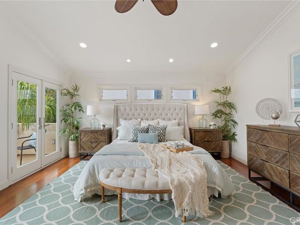 2000 Walnut Avenue, Manhattan Beach CA 90266