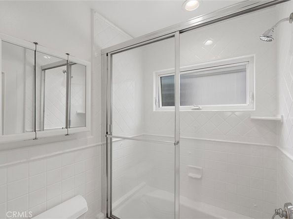 2000 Walnut Avenue, Manhattan Beach CA 90266