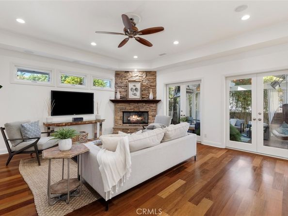 2000 Walnut Avenue, Manhattan Beach CA 90266