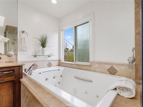 2000 Walnut Avenue, Manhattan Beach CA 90266