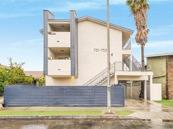 751 Cerritos Avenue