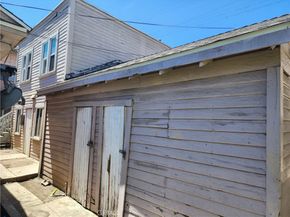 1557 Pine Avenue, Long Beach CA 90813