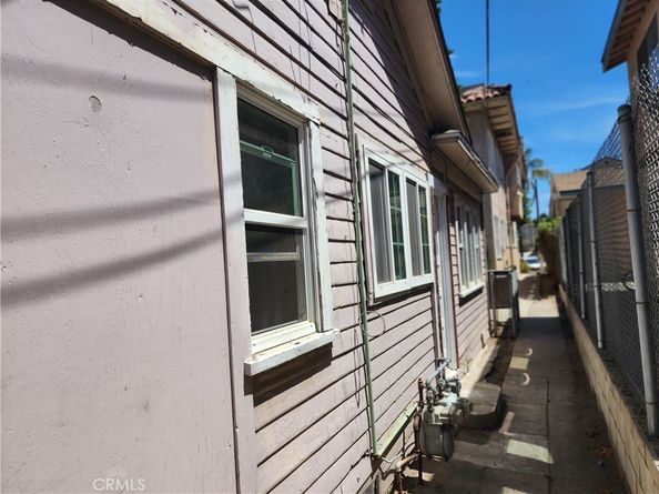 1557 Pine Avenue, Long Beach CA 90813