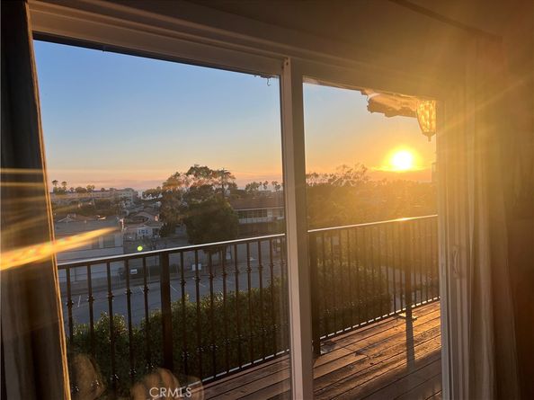 807 El Redondo Avenue, Redondo Beach CA 90277