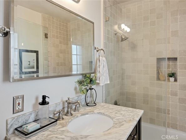 525 Manhattan Beach Boulevard, Manhattan Beach CA 90266