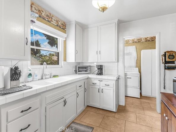 19612 Schoolcraft, Reseda CA 91335