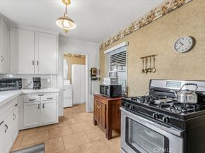 19612 Schoolcraft, Reseda CA 91335