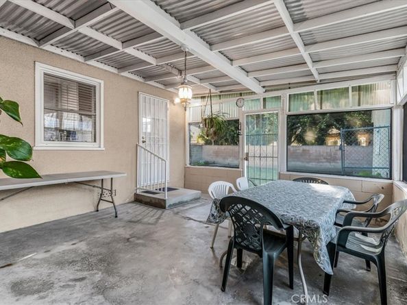 19612 Schoolcraft, Reseda CA 91335