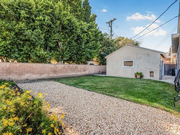 19612 Schoolcraft, Reseda CA 91335