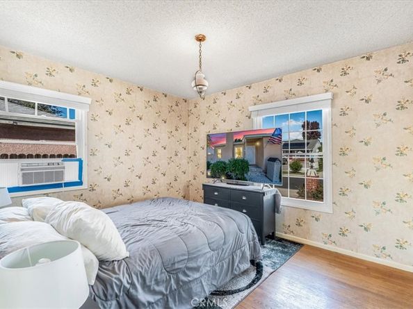 19612 Schoolcraft, Reseda CA 91335