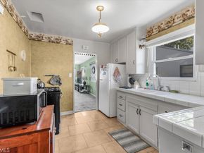 19612 Schoolcraft, Reseda CA 91335