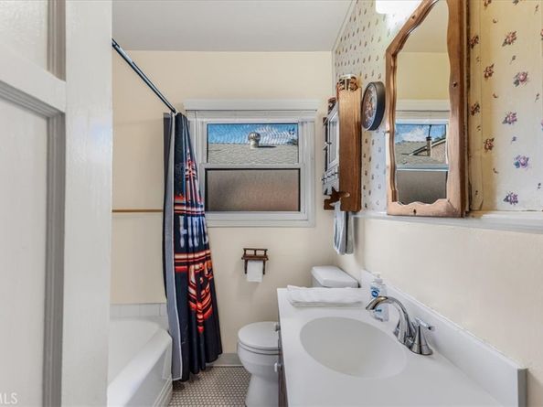 19612 Schoolcraft, Reseda CA 91335