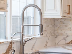 9502 Laurel Canyon, Arleta CA 91331