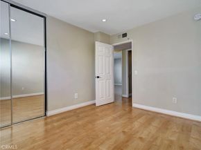 18350 Hatteras 123, Tarzana CA 91356