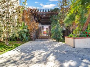 18350 Hatteras 123, Tarzana CA 91356