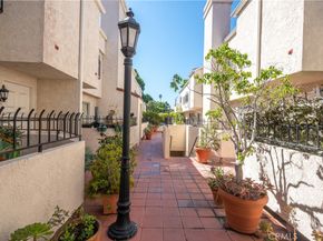 2339 34th 38, Santa Monica CA 90405