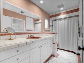 20935 Avenue San Luis, Woodland Hills CA 91364