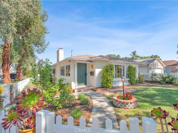 20935 Avenue San Luis, Woodland Hills CA 91364